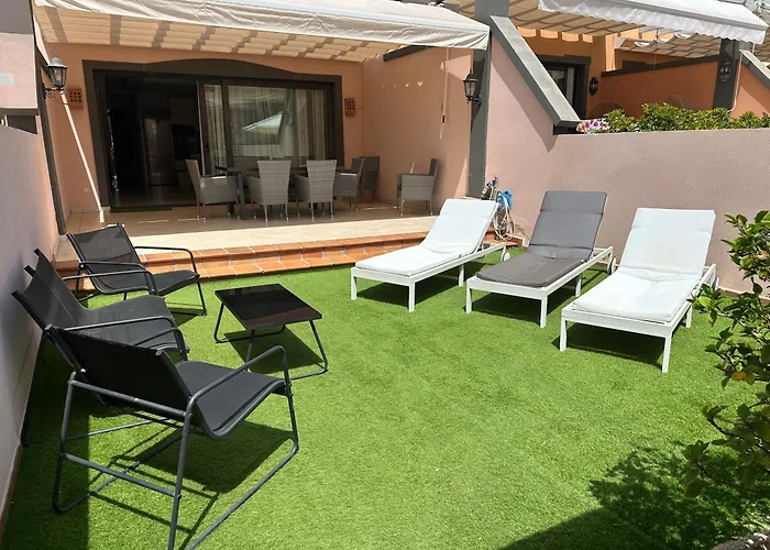 Adeje Park * أذيخي